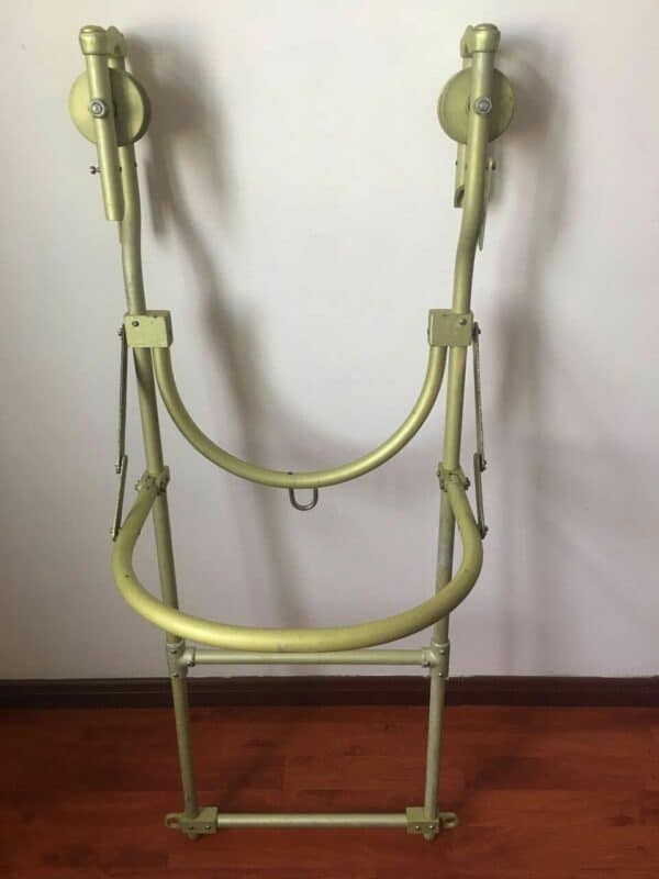ladder with adjustable legs