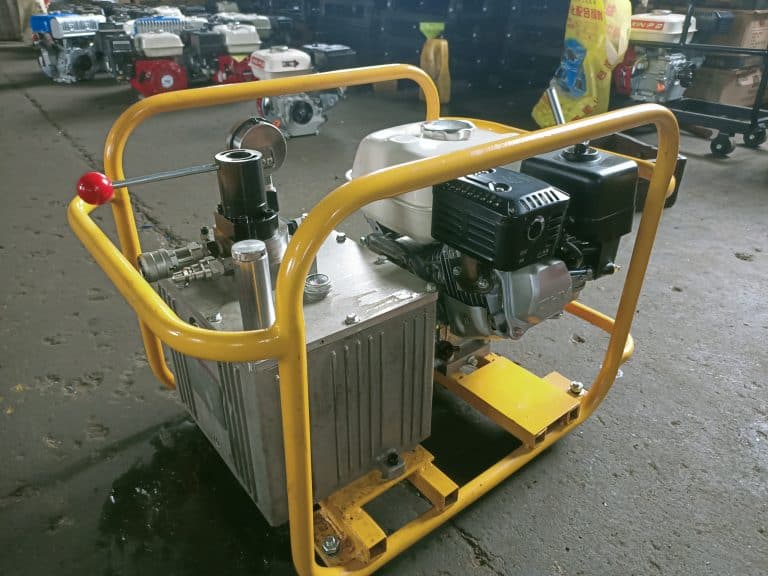 What are the benefits of purchasing a gas powered hydraulic power unit?
